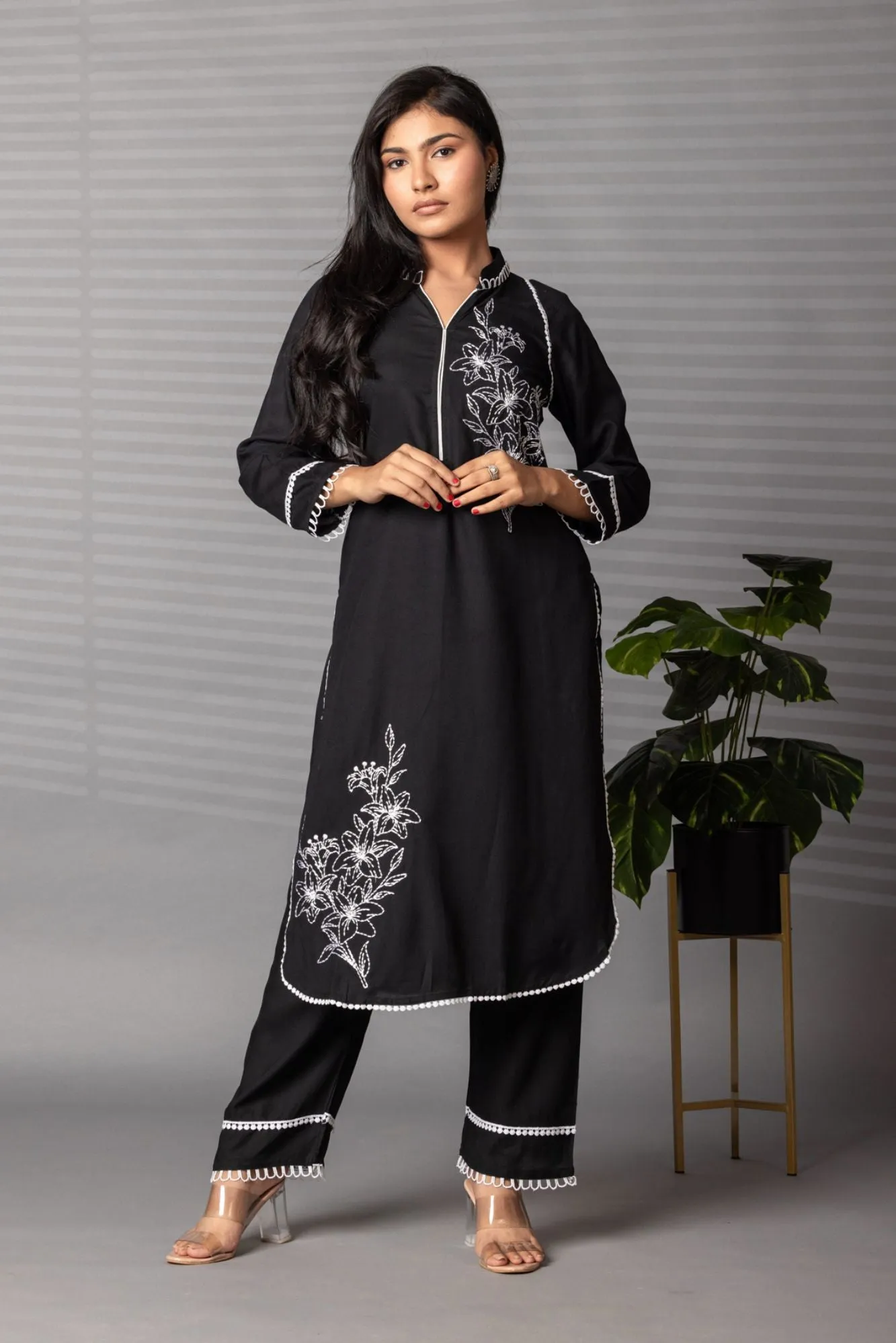 Cotton Kurta with Thread work.