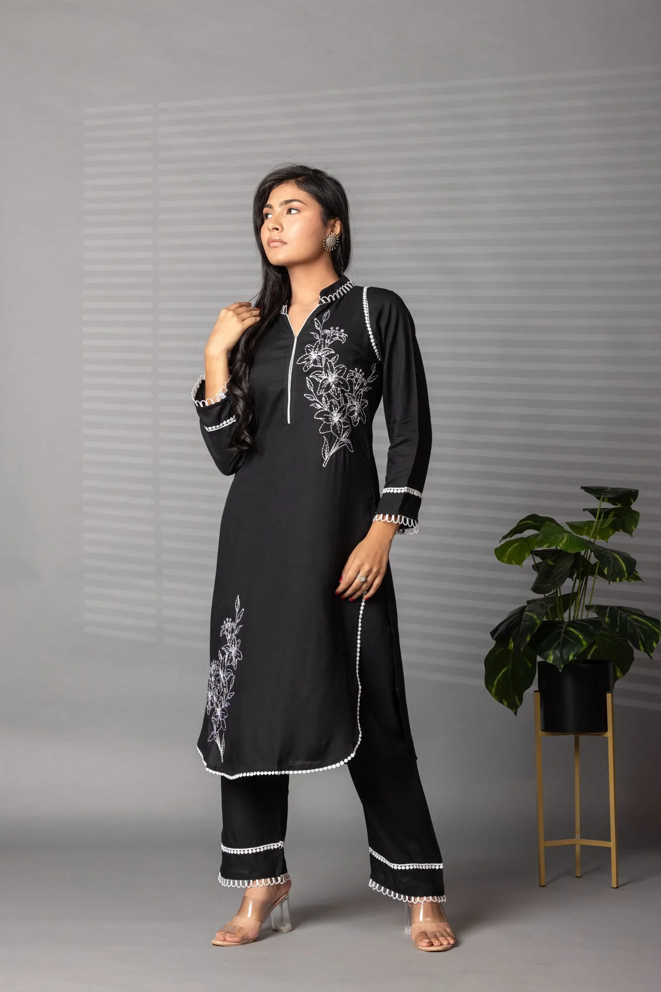 Cotton Kurta with Thread work.