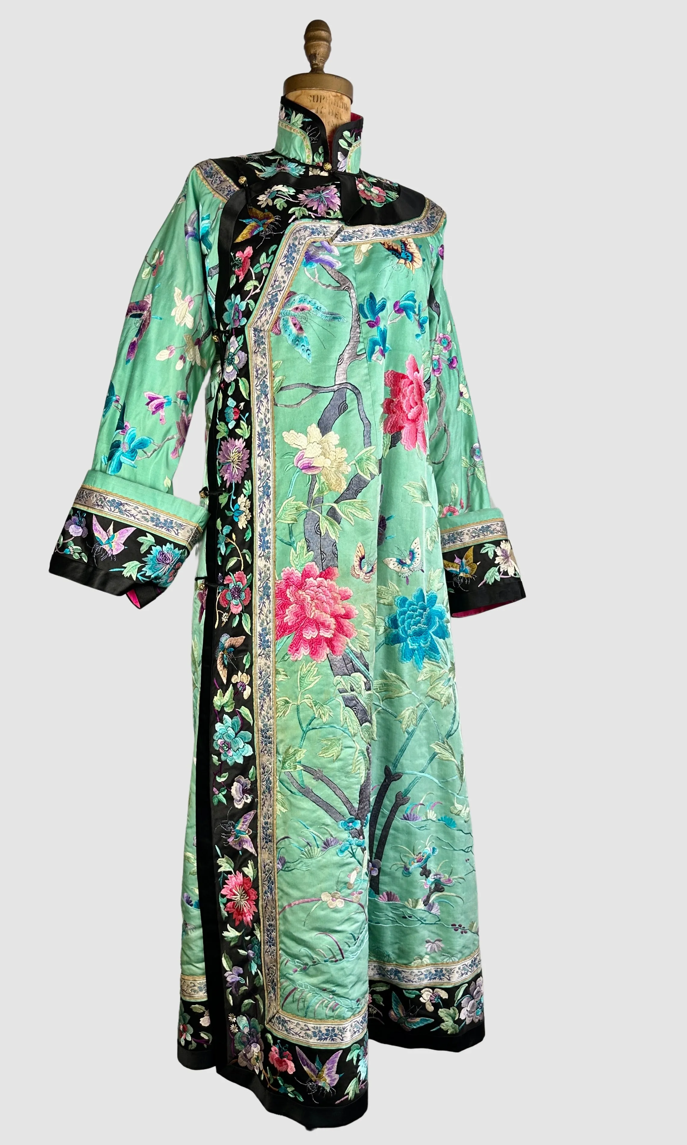 FINE CHINA Antique Embroidered Chinese Robe Coat  Medium