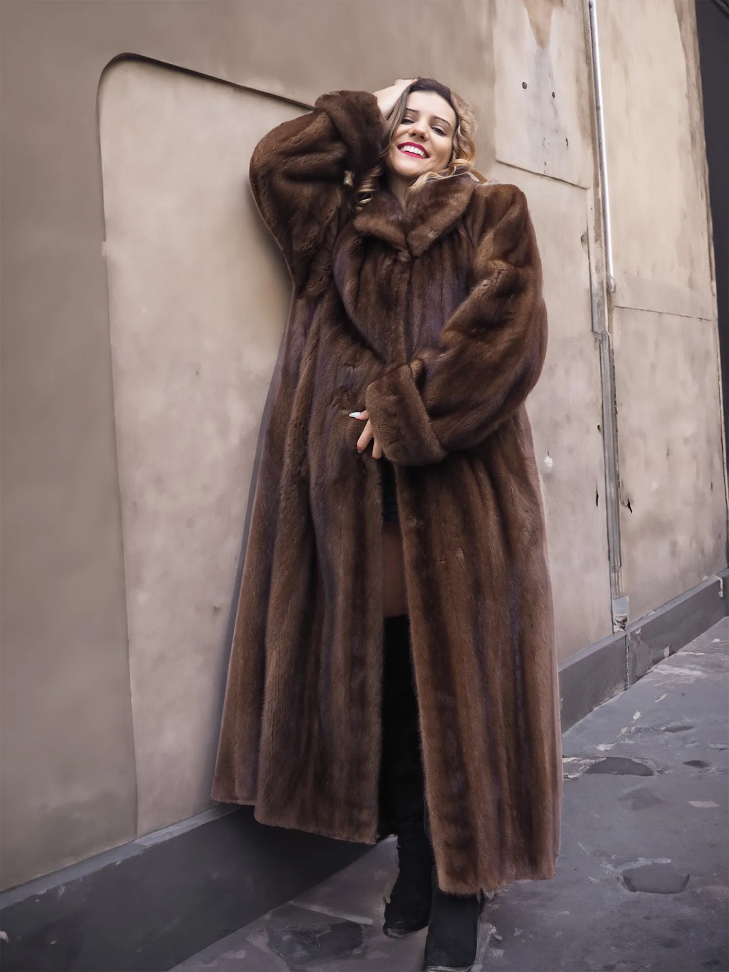 Luxurious Brown Demi Buff Canadian Mink Fur Coat 80 Sweep L