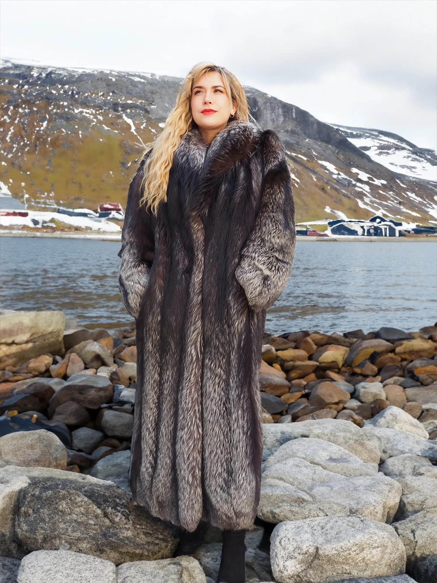 Silver Fox Fur Coat Brand New Stunning 52 Long M