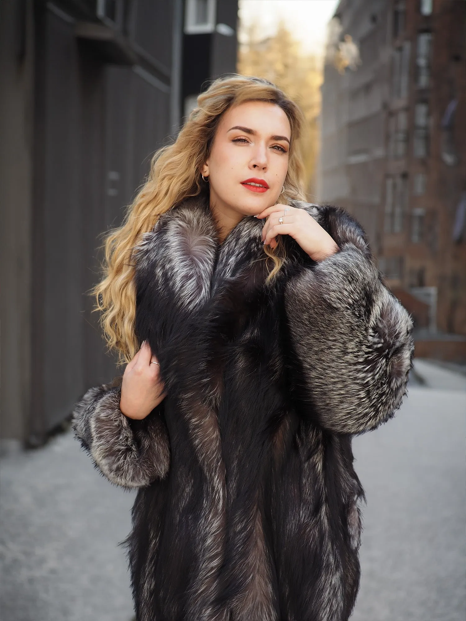 Silver Fox Fur Coat Brand New Stunning 52 Long M