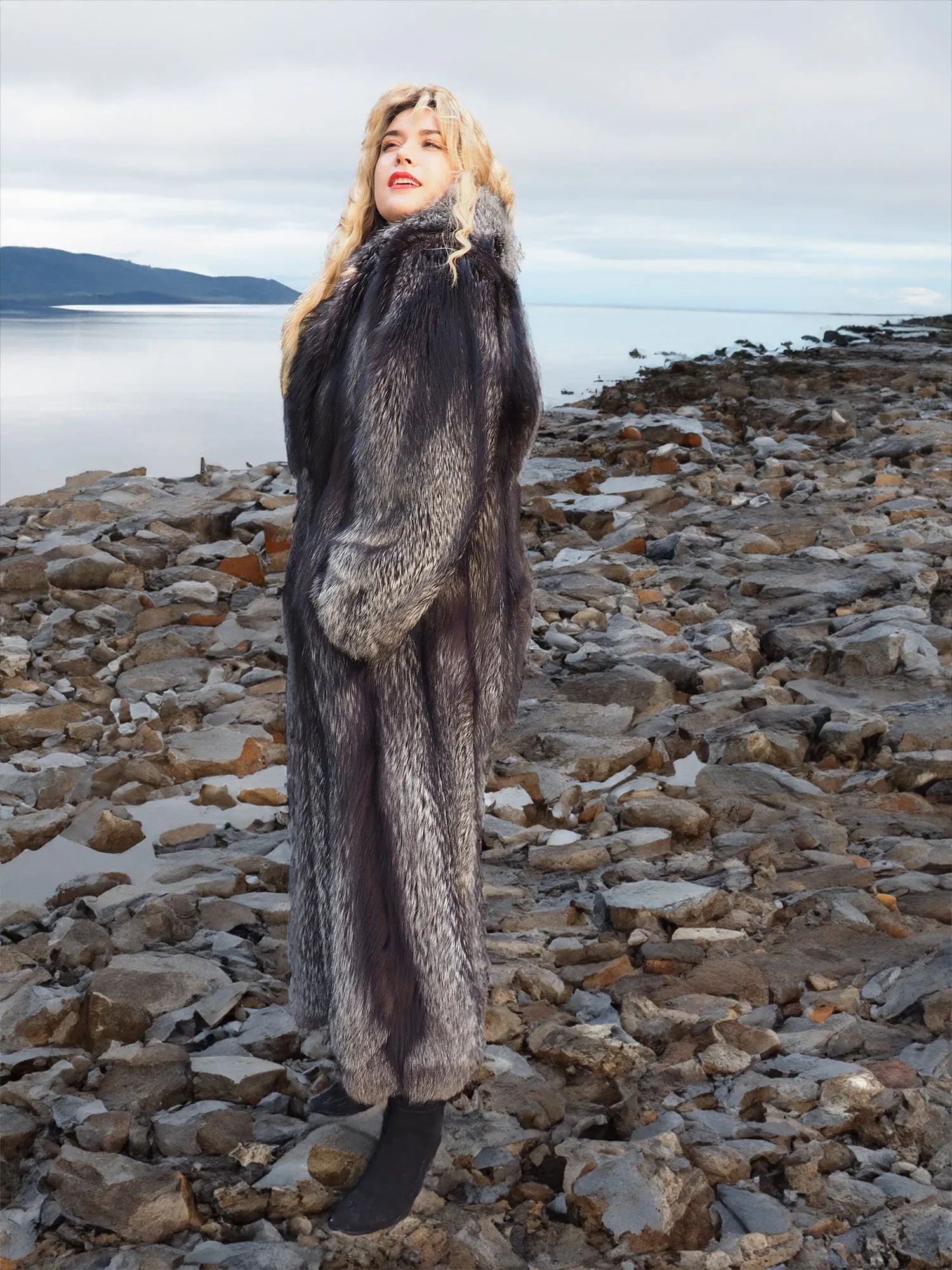 Silver Fox Fur Coat Brand New Stunning 52 Long M