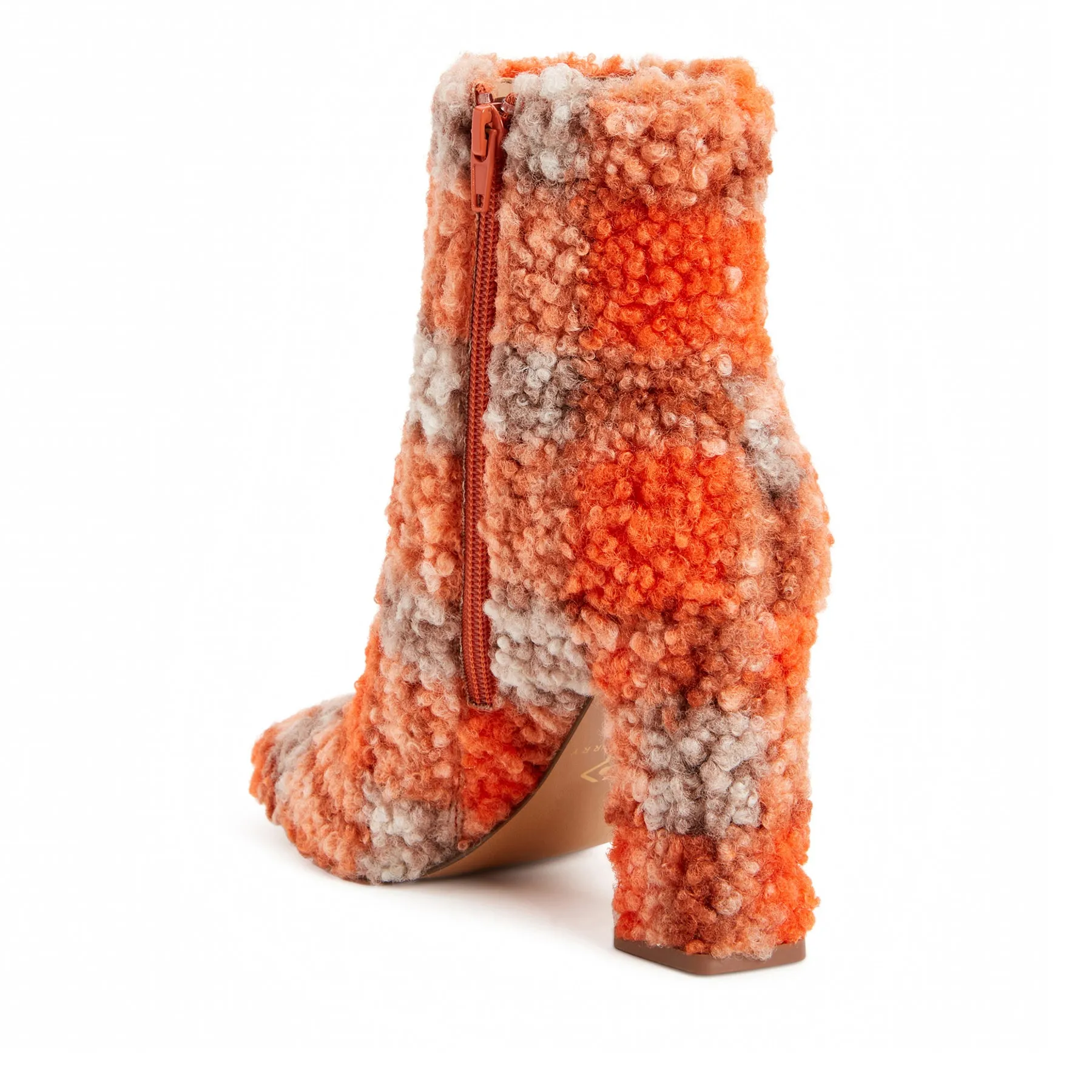 THE LUVLIE BOOTIE