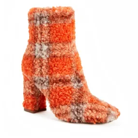 THE LUVLIE BOOTIE